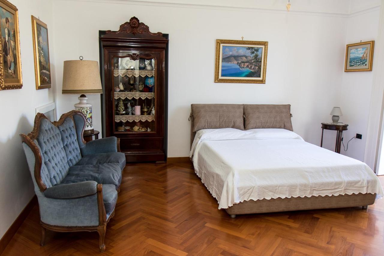 Capitano Nino Guest House Meta Exterior photo